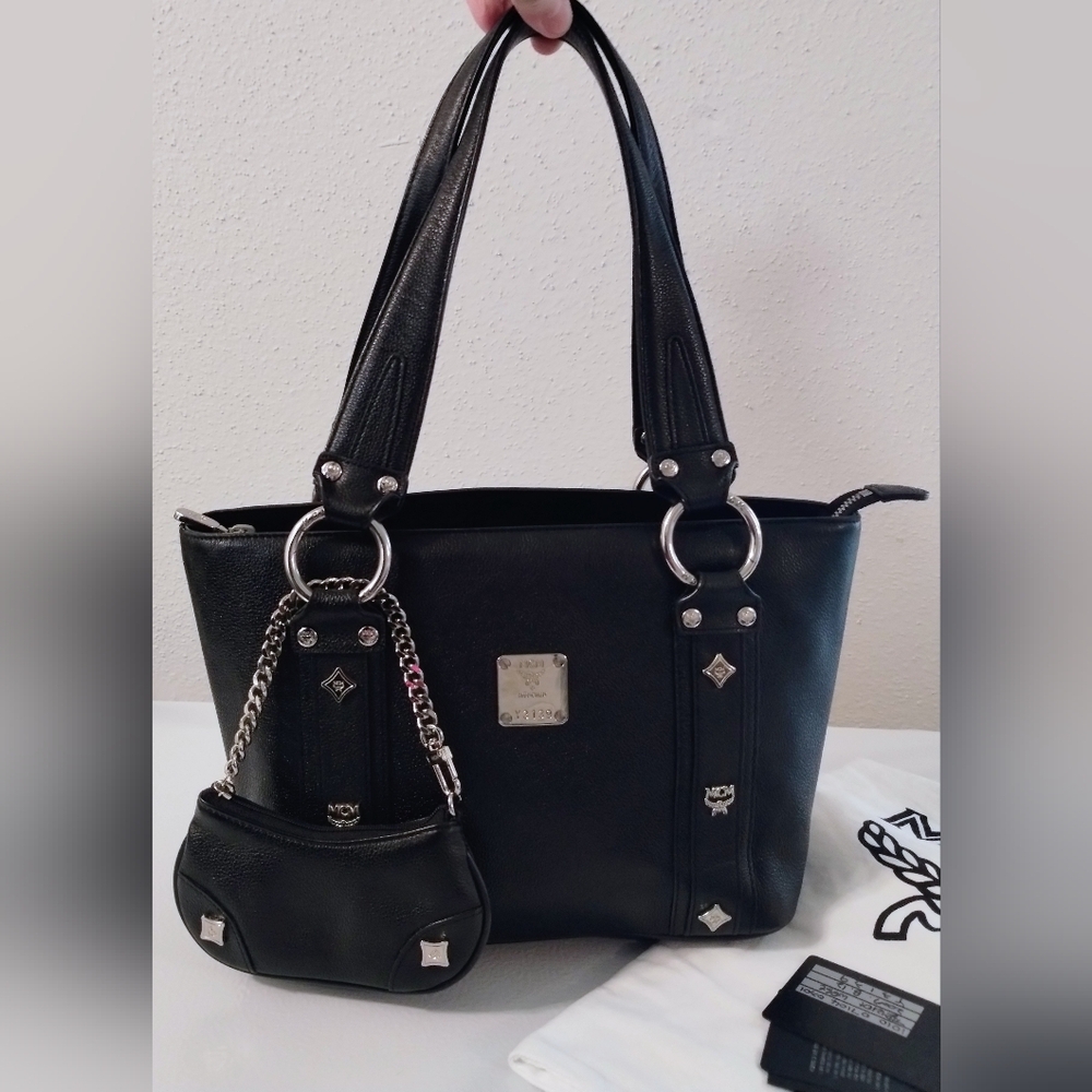 MCM Shoulder Bag With MCM Coin Pouch - Picture 15 of 15